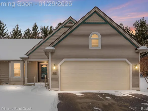 235 Pierce Lake Dr, Chelsea, MI 48118