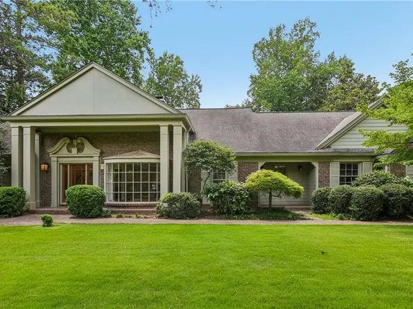 3135 Spalding Dr, Sandy Springs, GA 30350