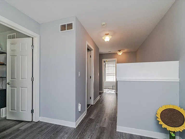 1440 Marshall St NE — Photo 15