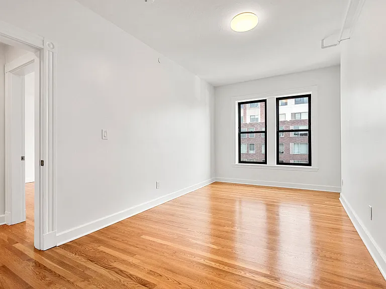 434 Massachusetts Ave — Photo 9