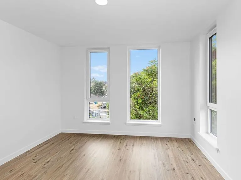 CHRONICLE: Stylish Wallingford Studios with Full Appliance Package & Premium Amenities — Photo 24