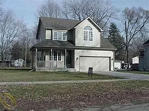 51060 Rose St photo 1