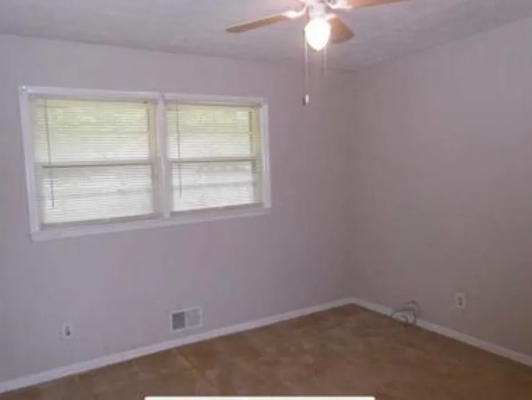 22 Marty Ln — Photo 8