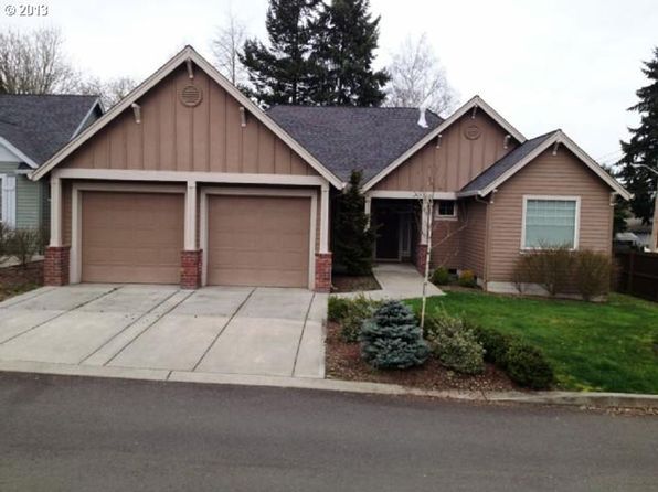 902 NW 96th Cir