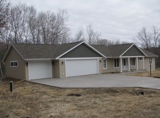 N6086 Grayhawk Rd, Onalaska, WI 54650