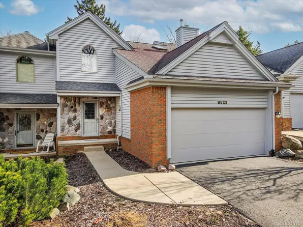 6522 Scenic Pines Ct, Clarkston, MI 48346