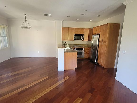 3rd image of 12640 Creekview Dr Unit 118