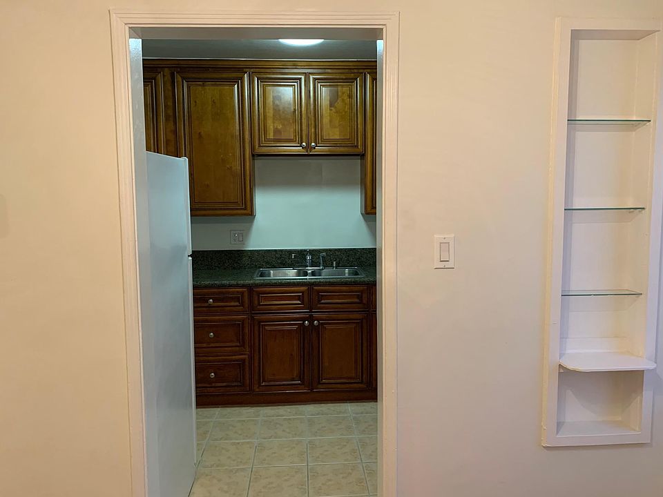 1st image of 4302 Elm Ave #3