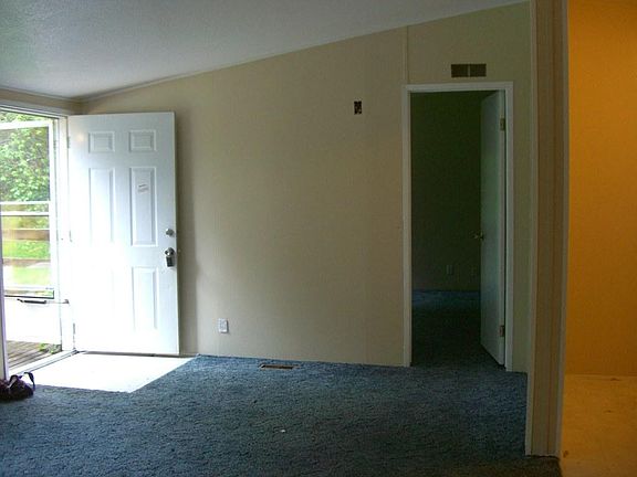 2nd image of 81 NE Firwood Pl