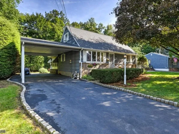 13 Graham Pl, Wanaque Boro, NJ 07465