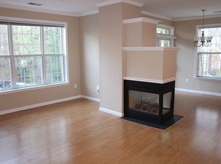 4210 Mozart Brigade Ln APT J, Fairfax, VA 22033