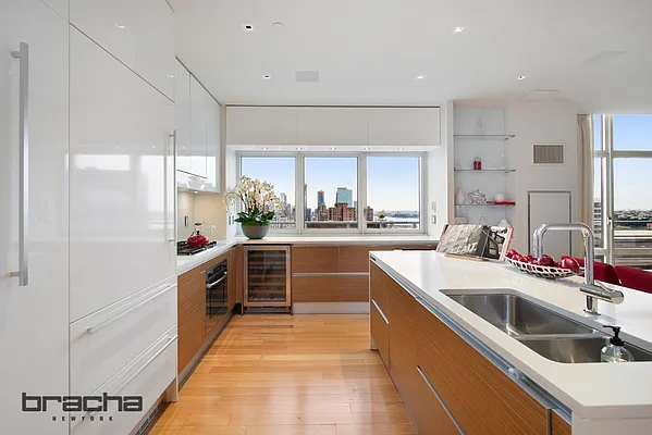 Sold by Keller Williams NYC | media 5