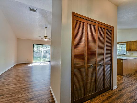 3rd image of 3045 Lowery Dr