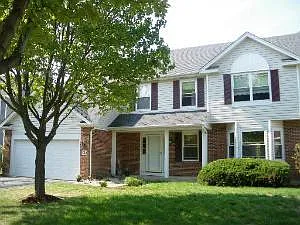 325 Meadowview Ln — Photo 1