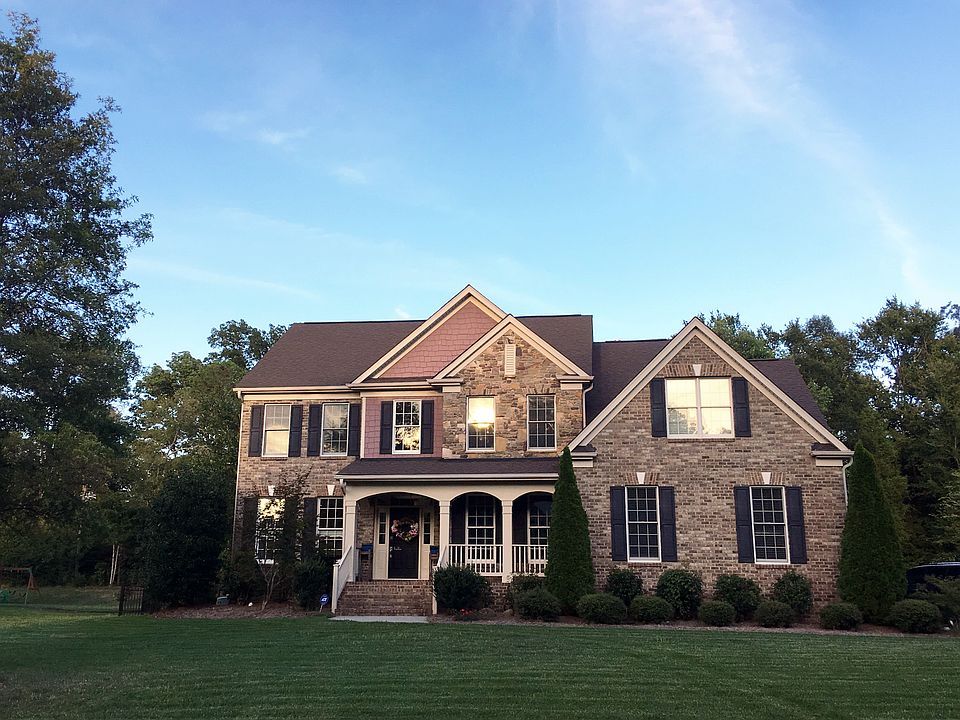 1st image of 3024 Groves Edge Ln