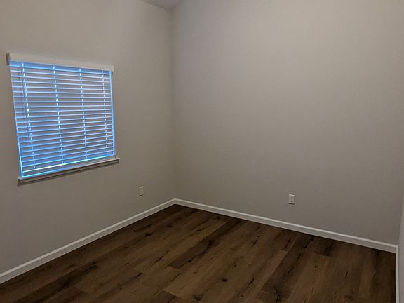4th image of 316 Capetown Ct