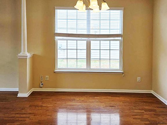 4th image of 105 Chandler Springs Dr