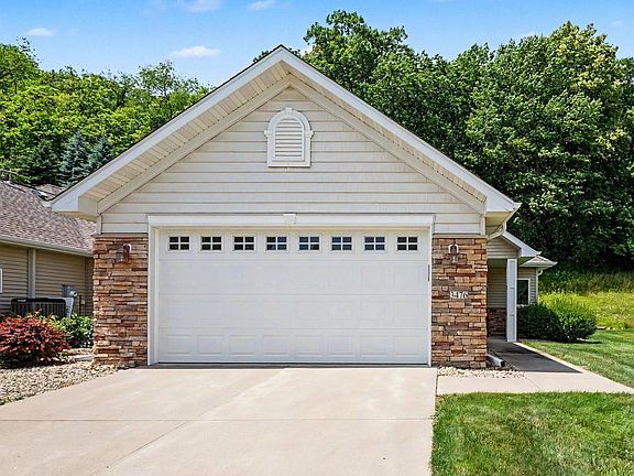 2nd image of 3476 Briarview Ct