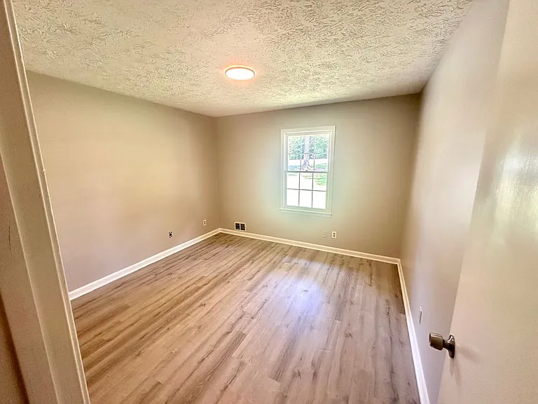 2079 McDaniels Bridge Rd SW — Photo 10