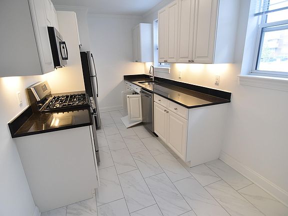 2nd image of 45 Auburn St #1