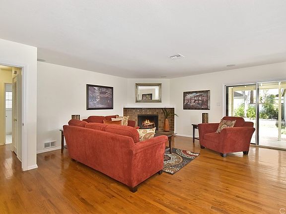 3rd image of 3184 San Anseline Ave