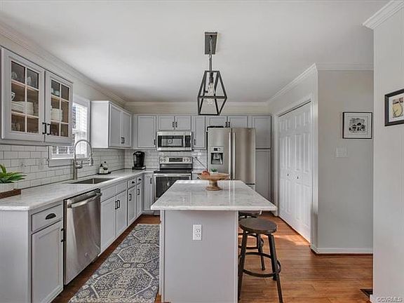 5th image of 6917 Staunton Ave