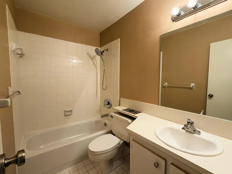 930 SW 9th Street Cir #205 — Photo 28