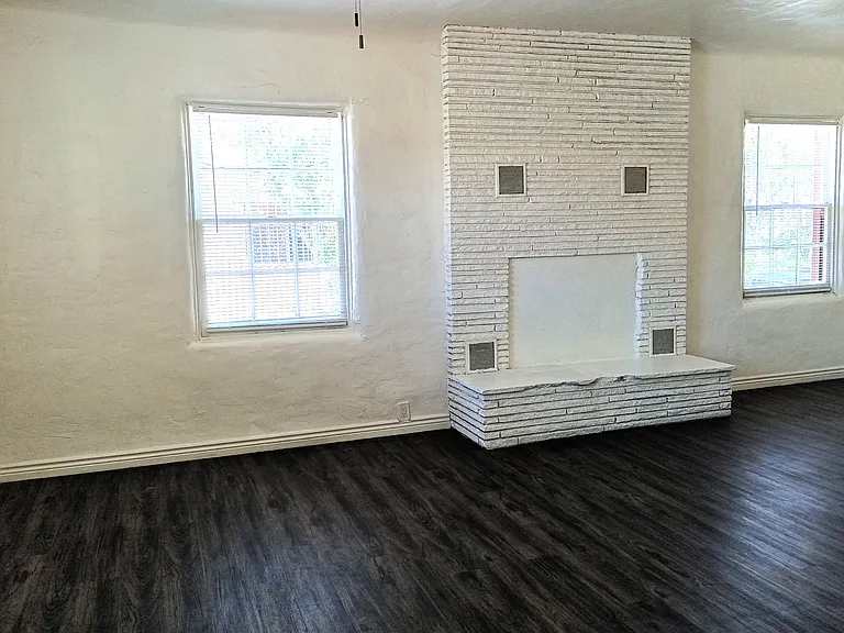 213 N 2nd Ave — Photo 10