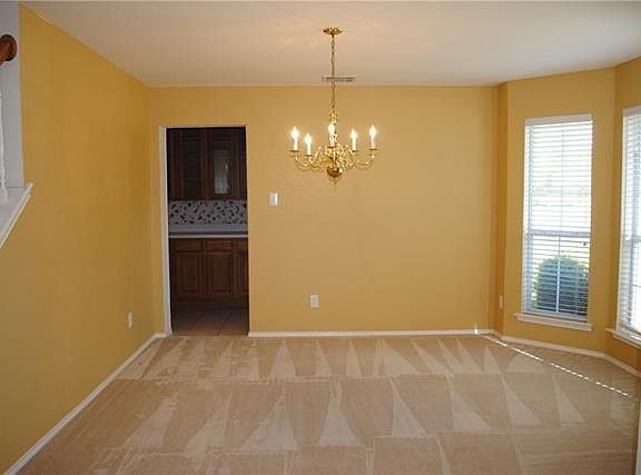 5th image of 2413 Deer Horn Dr