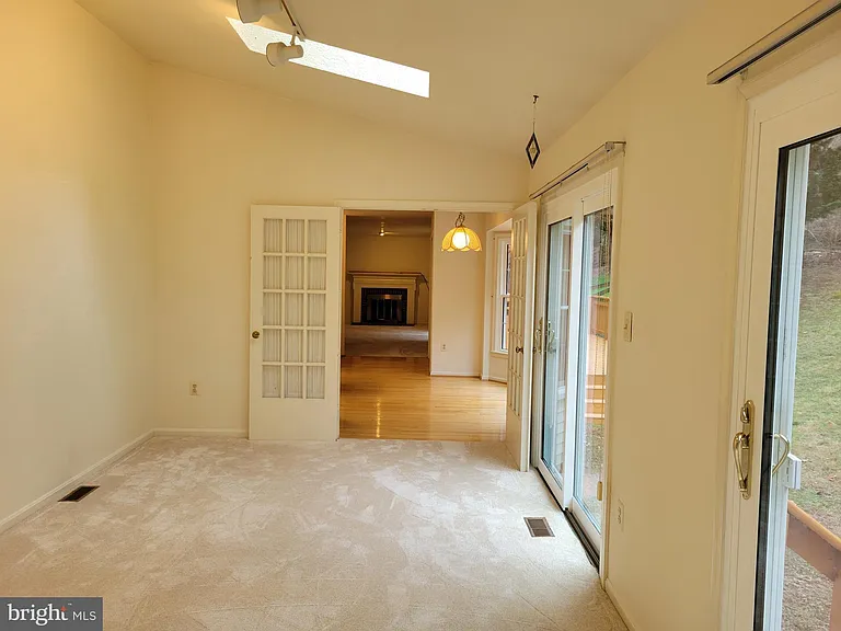 279 Terrie Dr — Photo 10
