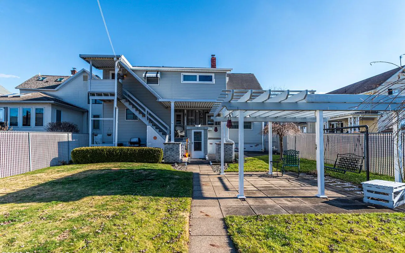 429 Cypress St — Photo 3