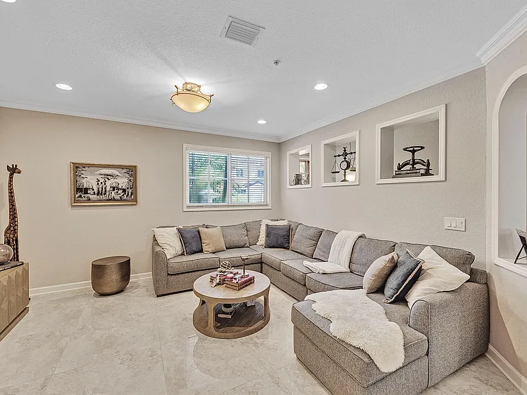 323 Bayfront Dr — Photo 27