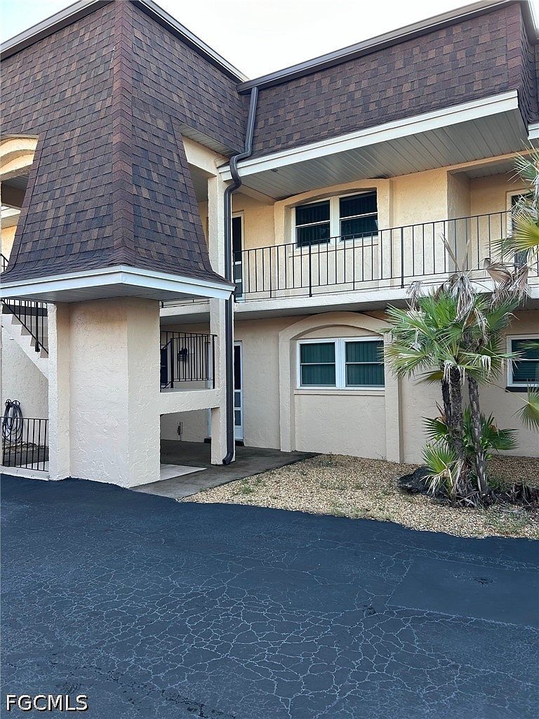 7401 Constitution Cir APT 5B — San Carlos Golf Course