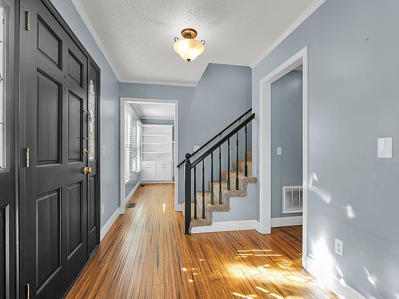 2nd image of 438 Maplecroft St