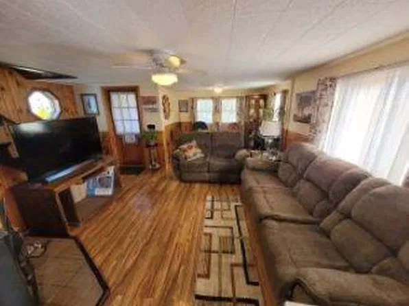 74 Kittredge Rd, Bangor, ME 04401