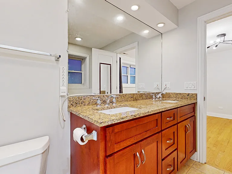 1504 W Augusta Blvd #1 — Photo 16