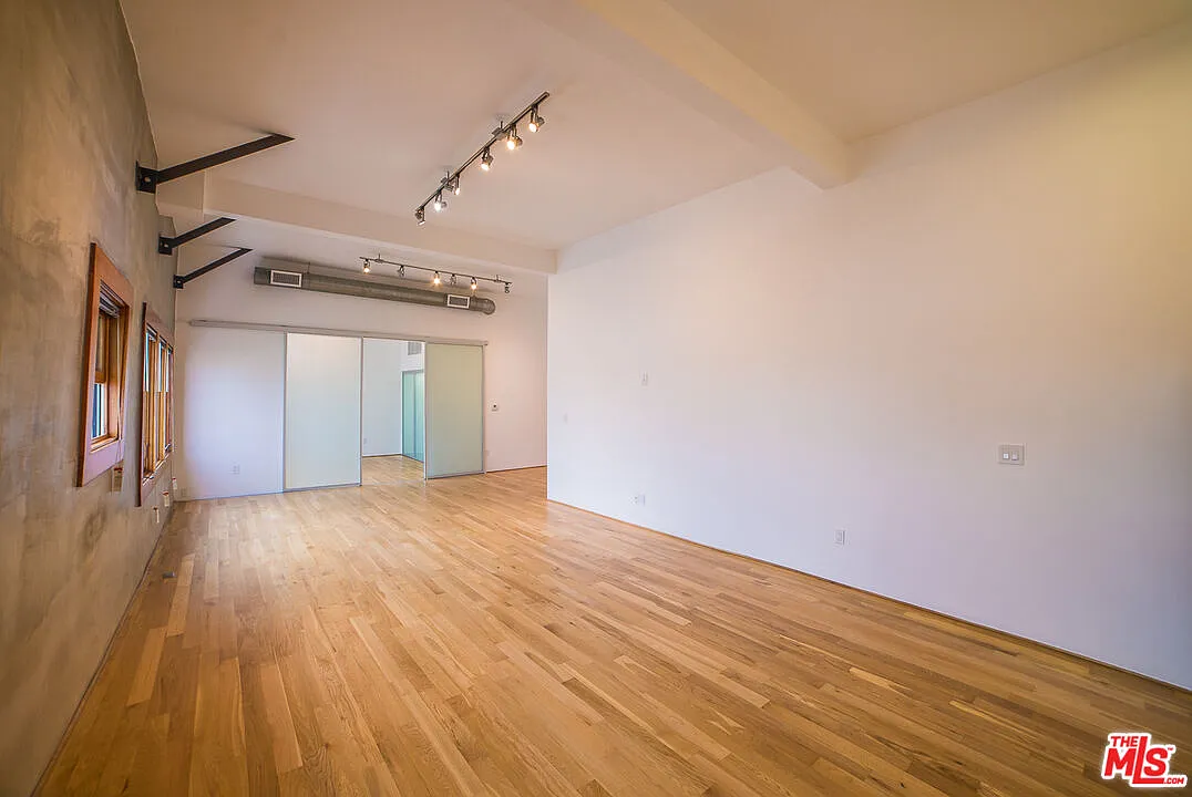 Building Photo - 8 Brooks Ave #13