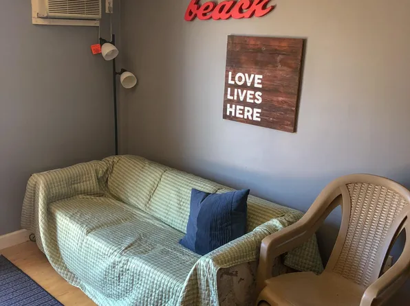 933 Ocean Blvd, Hampton, NH