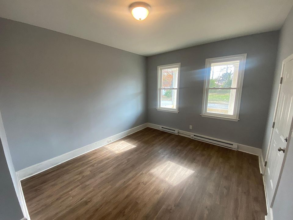 2nd image of 1017 27th St #A