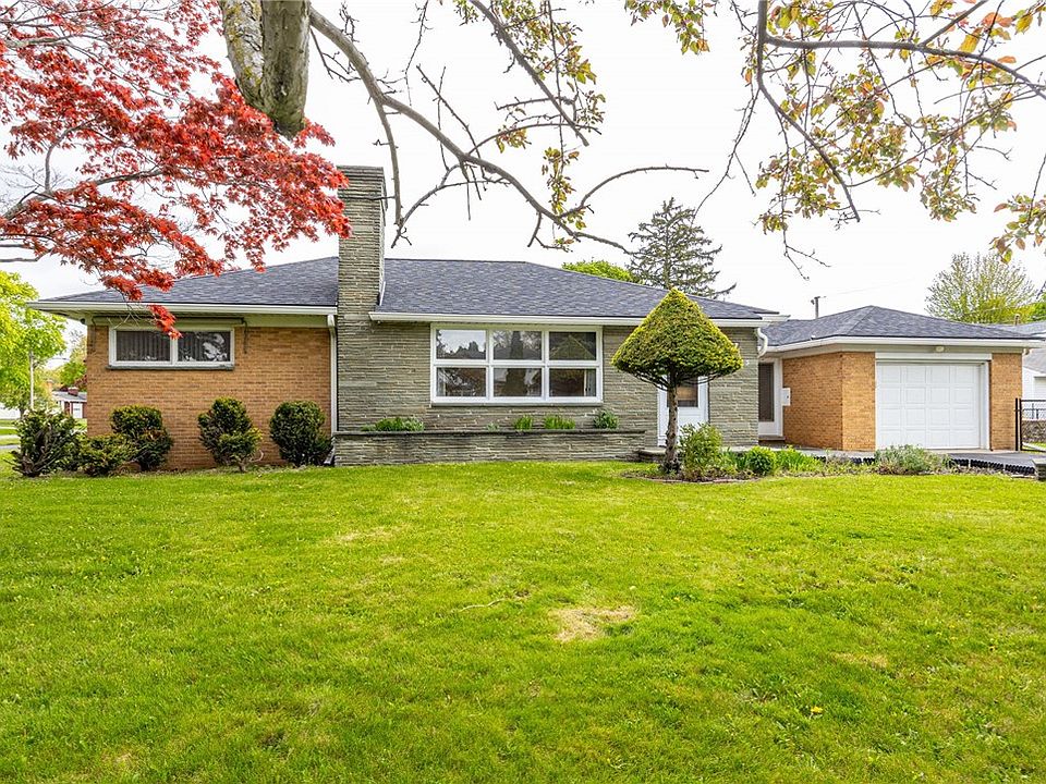 1st image of 5 Bayberry Ln