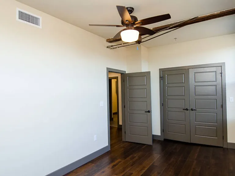 203 W Commercial St #3B — Photo 16
