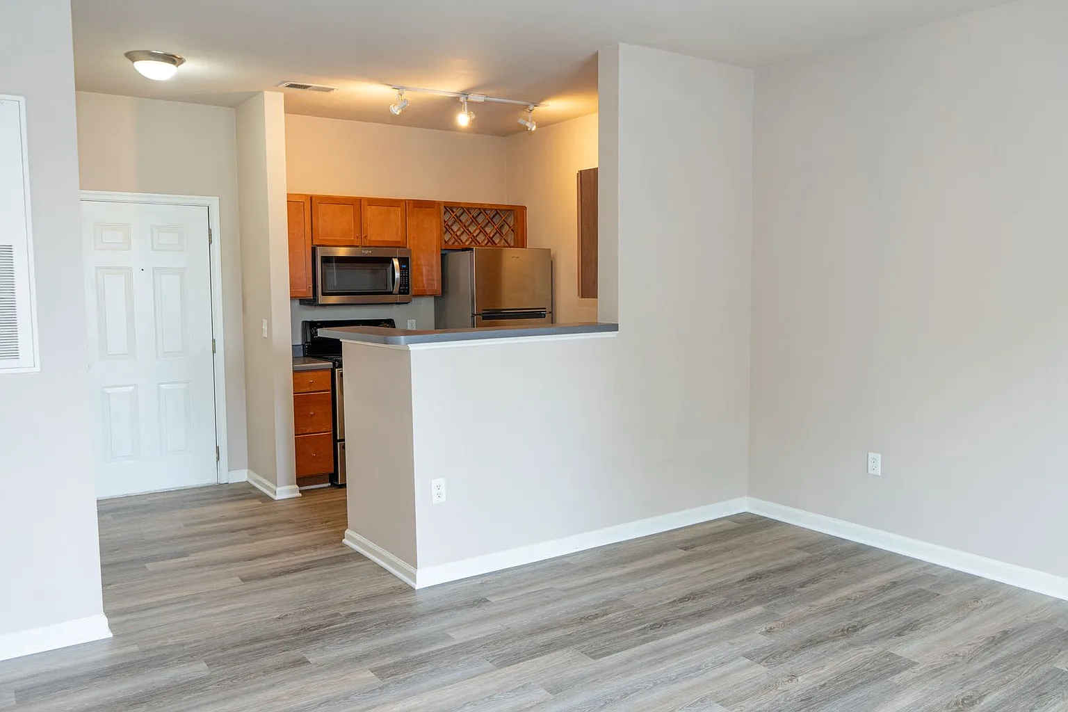 730 Walker Sq APT 2C photo 1