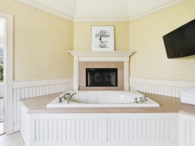 143 Northside Dr — Photo 34