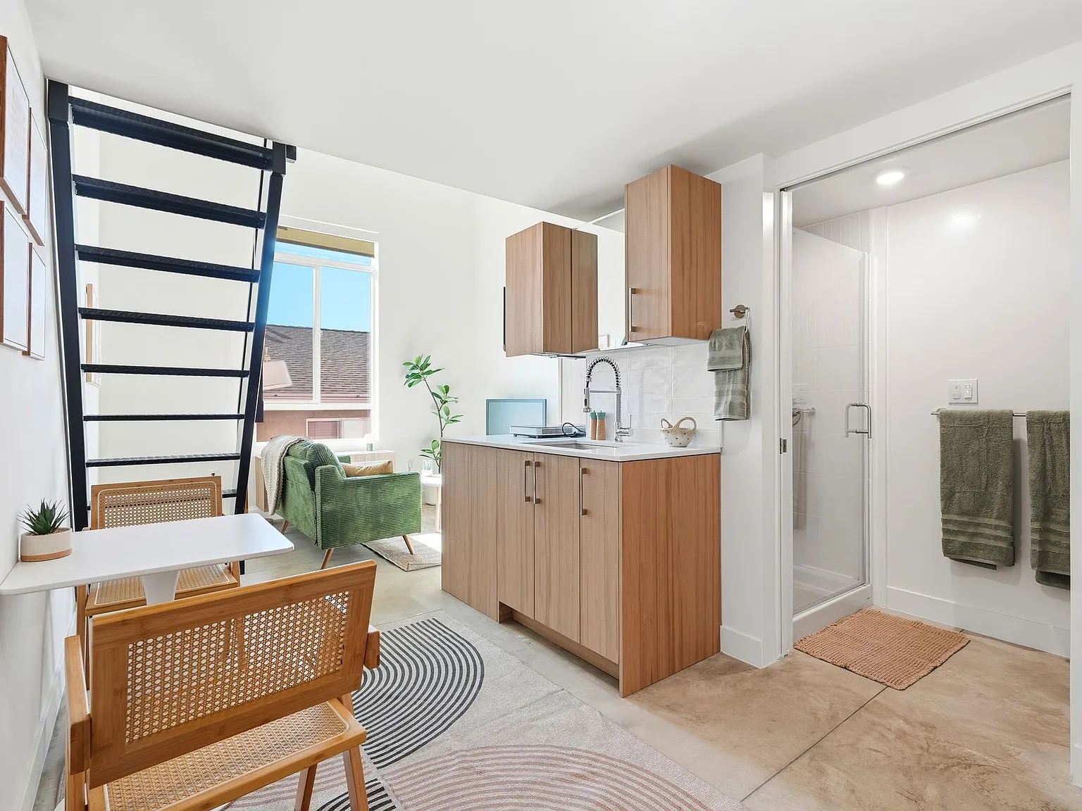 Coral Designer Studio Community Living — Photo 4