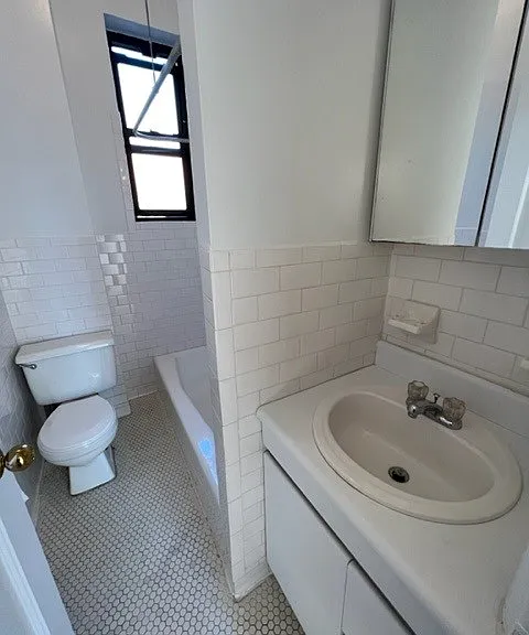 31 Tiemann Pl #68 — Photo 8