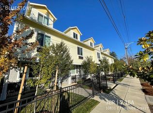 10831 E Burnside St, Portland, OR 97216