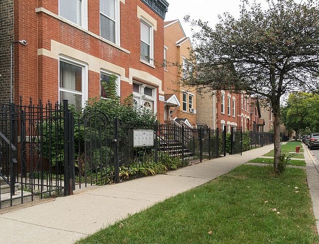 1st image of 1226 N Artesian Ave APT 1R