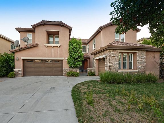 2nd image of 19261 Saffron Dr