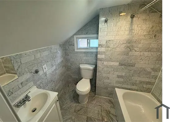 9 Shaw Ave #3 — Photo 3