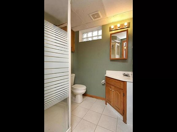 3rd image of 4951 Sheridan Ave S